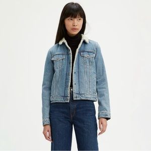 Levi’s Sherpa Lined Jacket Size Medium